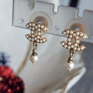 Authentic CHANEL Gold-Tone CC Pearl Drop Earrings - White Pearls